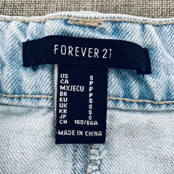 Forever‎ 21 Acid Wash Denim Mini Skirt Small Pockets Casual Wear 100% Cotton - Picture 4 of 10